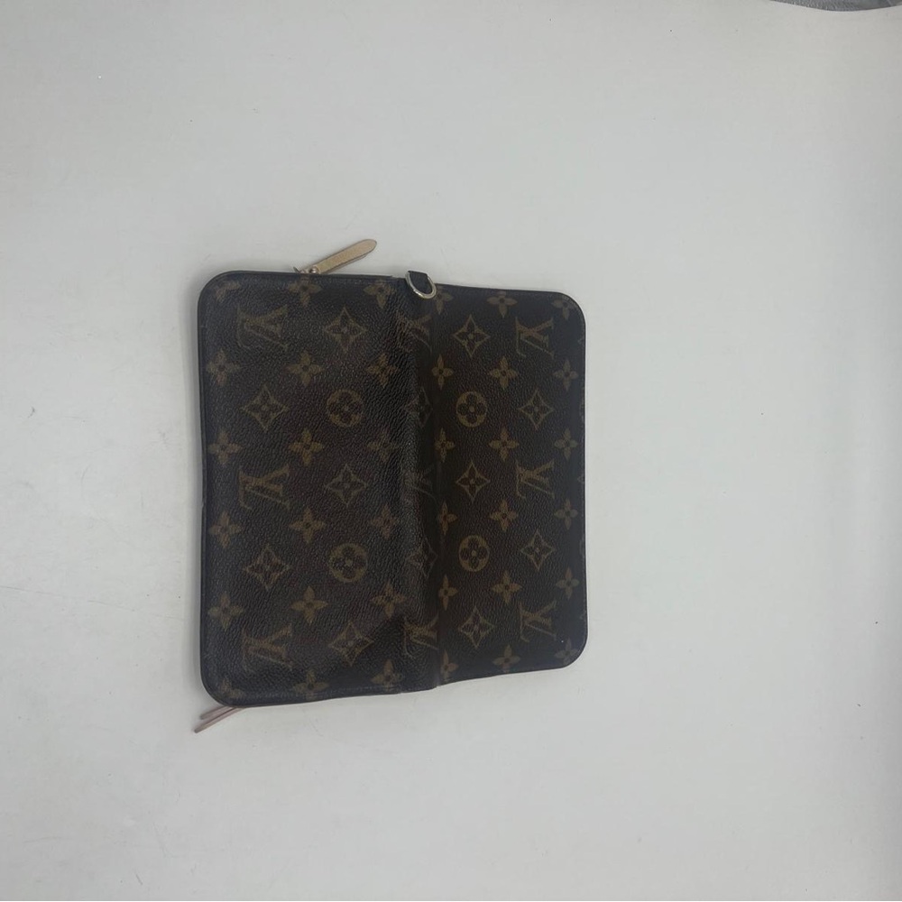 Louis Vuitton Monogram Wallet - Picture 4 of 10